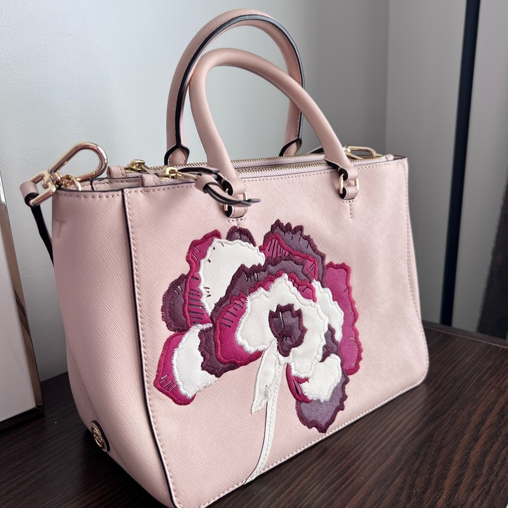 COPY - Tory Burch purse, original embroider floral pattern, Leather, Peach/nude…